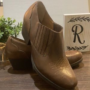 Nurture by Lamaze Shey Brown Leather Ankle Western Booties NWOT Size 9